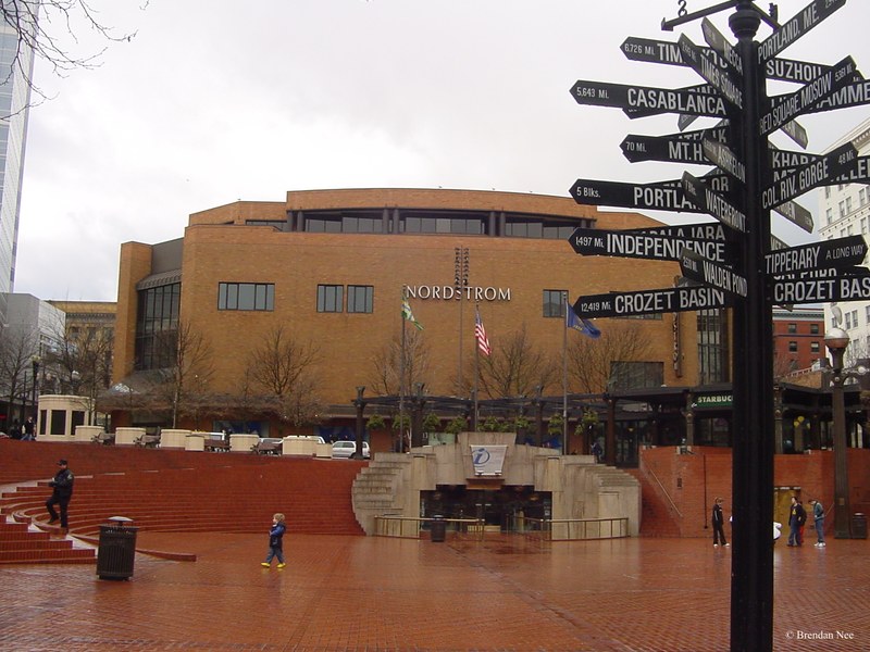 Pioneer Courthouse Square - Portland 1-04 062